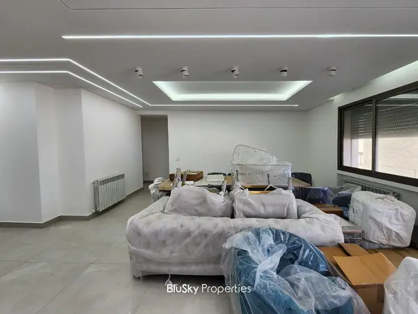 Apartment 200m² Terrace for Sale in Beit Meri