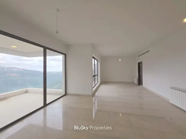 Duplex 298m² with Terrace for Sale in Beit Meri
