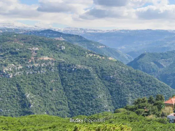 Land 3,340m² for Sale in Beit Meri