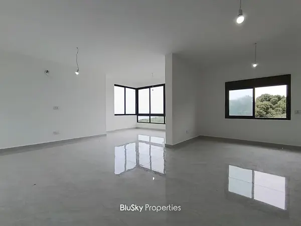 Apartment 225m² with Sea View for Sale in Bouar