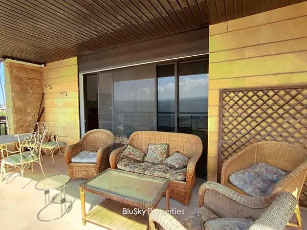 Duplex 350m² Balcony for Sale in Broumana