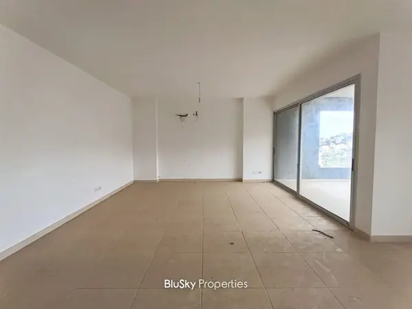Apartment 212m² with Balcony for Sale in Bsalim