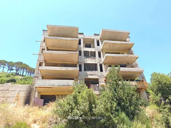 Building 2,140m² for Sale in Bteghrine