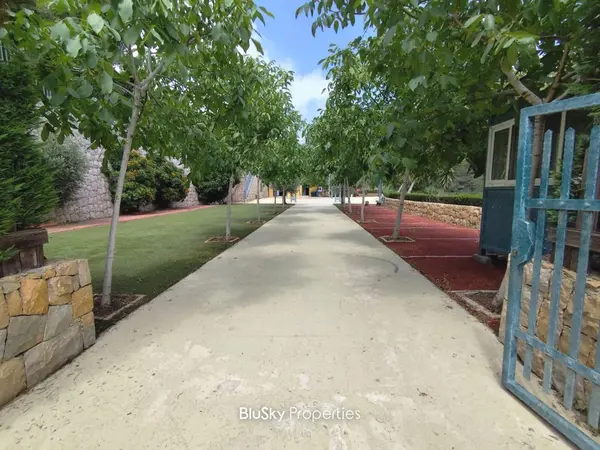 Land 2,000m² for Rent in Daroun
