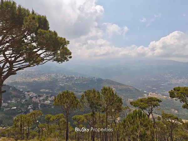 Land 600m² for Sale in Dhour Choueir