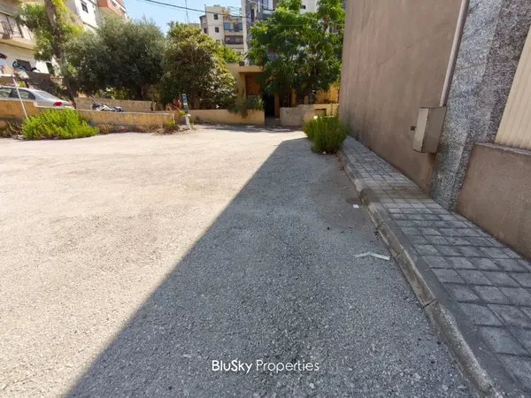 Land 360m² for Rent in Dekweneh