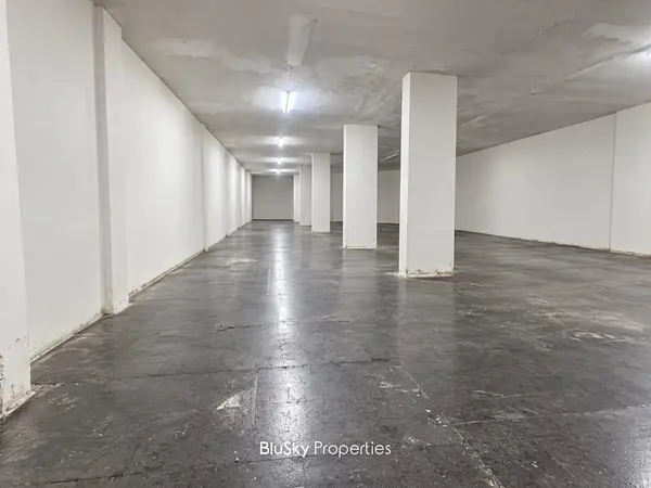 Warehouse 500m² for Sale in Dekweneh