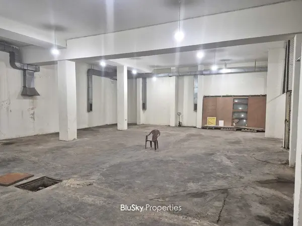 Warehouse 600m² for Rent in Dekweneh