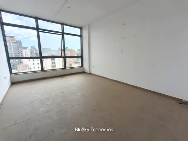 Office 70m² for Rent in Dekweneh