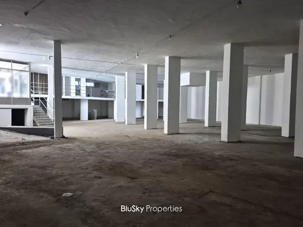 Warehouse 830m² for Rent in Dekweneh