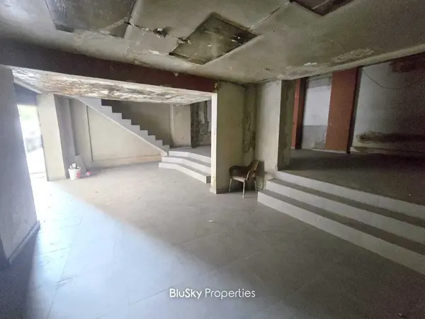 Shop 110m² Mezzanine for Rent in Furn El Chebbak
