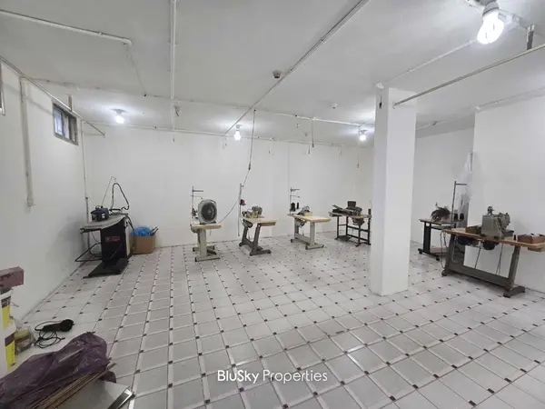 Shop 120m² for Sale in Furn El Chebbak