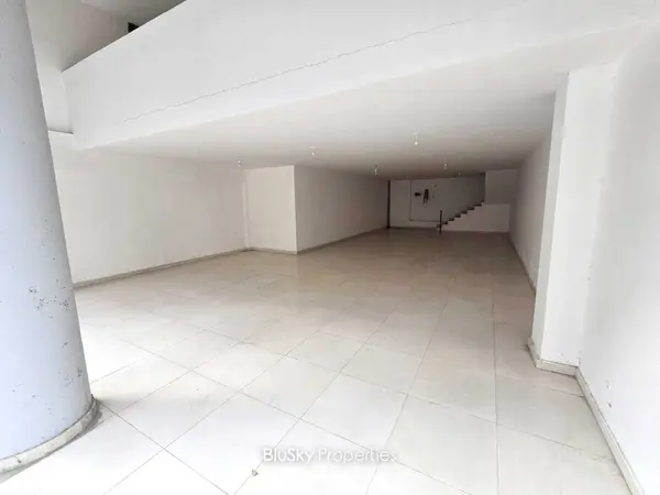 Shop 170m² Mezzanine for Sale in Furn El Chebbak