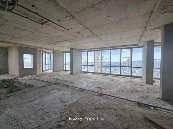 Office 200m² for Sale in Furn El Chebbak