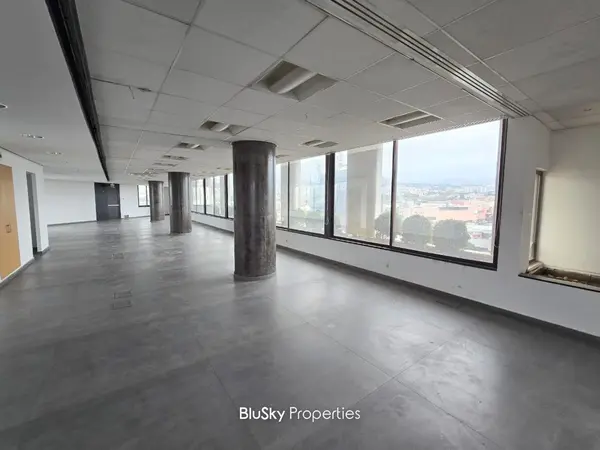 Office 540m² with Mountain View for Rent in Furn El Chebbak