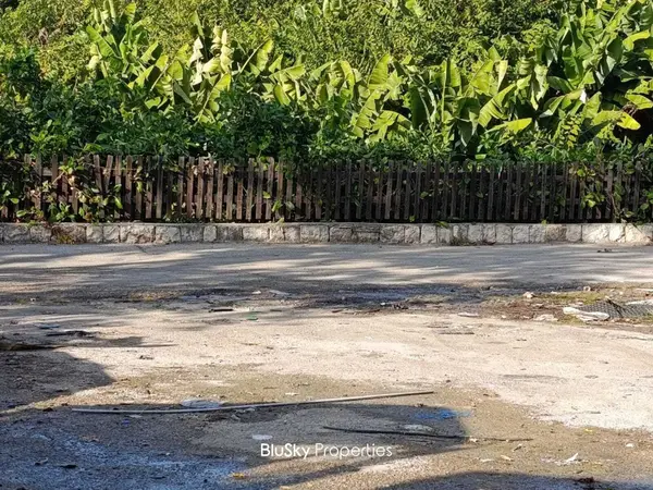 Land 975m² for Sale or for Rent in Fidar