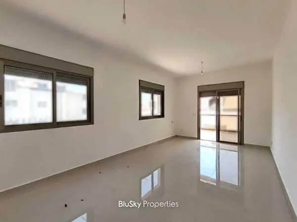 Apartment 114m² Terrace for Sale in Halat