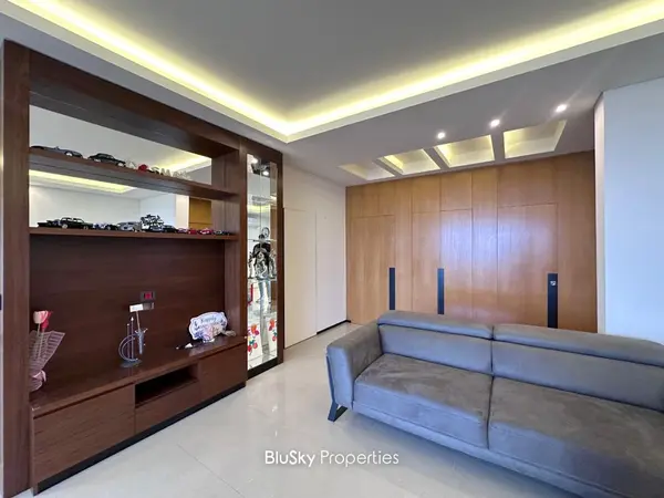 Apartment 160m² Sea View for Sale in Halat