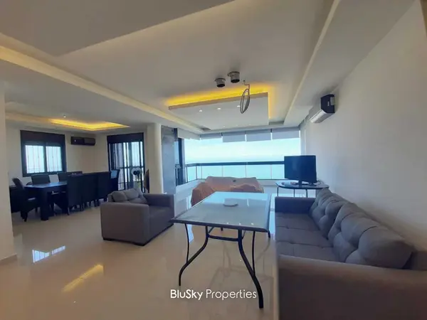Apartment 215m² Terrace for Sale in Halat