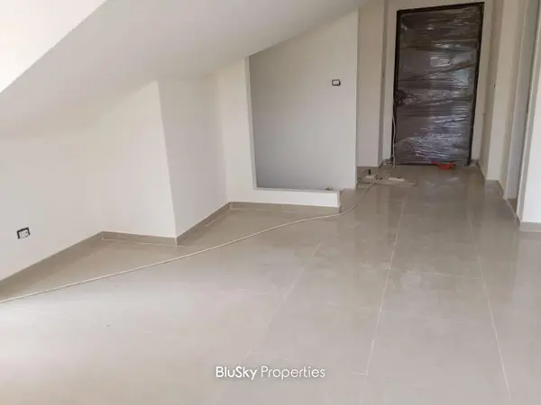 Duplex 270m² Terrace for Sale in Halat