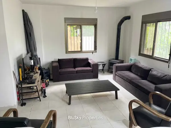Villa 457m² Terrace for Sale in Houssoun