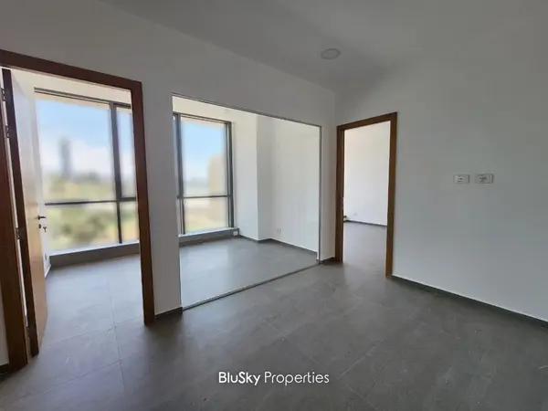 Office 100m² for Rent in Horch Tabet