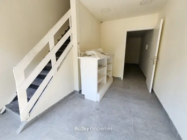 Shop 85m² for Rent in Horch Tabet