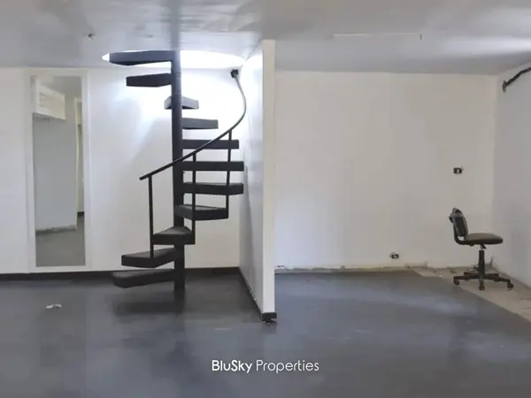 Shop 147m² Triplex for Sale in Jdeideh