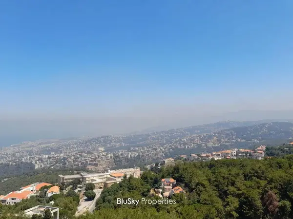 Shop 110m² Mezzanine for Sale in Jounieh