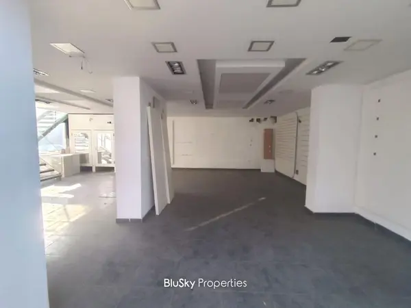 Shop Duplex 400m² for Rent in Kaslik