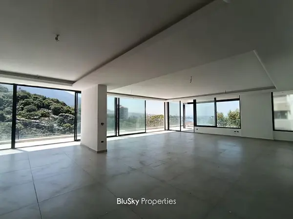 Apartment 400m² Garden for Sale in Kfarhbab