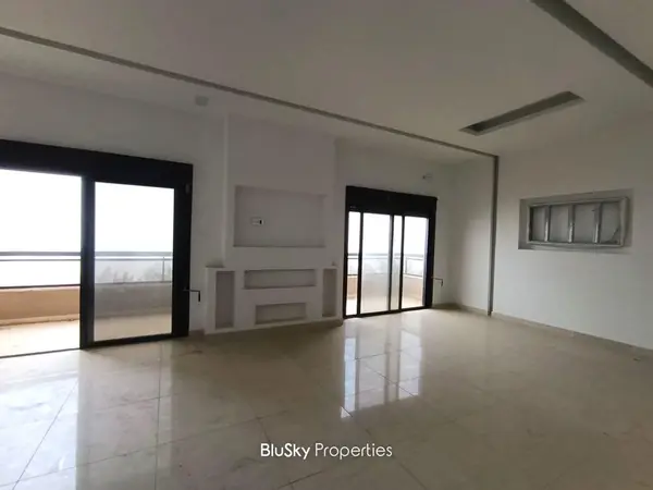 Apartment 140m² Terrace for Sale in Kfour