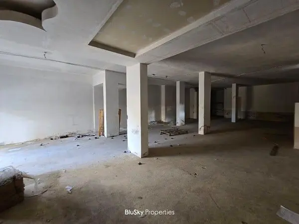 Warehouse 190m² for Rent in Mansourieh