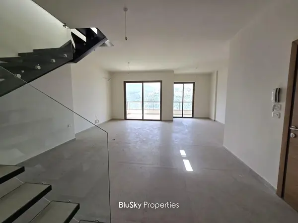 Duplex 200m² Terrace for Sale in Mansourieh