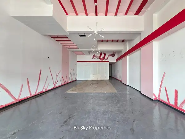 Shop 220m² for Sale or Rent in Mansourieh