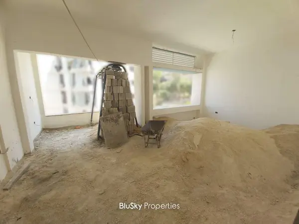 Apartment 210m² Terrace for Sale in Mastita