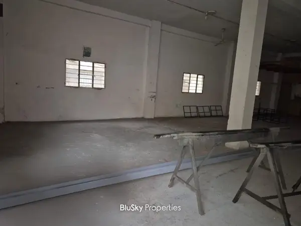 Warehouse 260m² for Rent in Mkalles