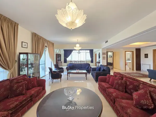 Apartment 420m² with Balcony for Sale in Monteverde
