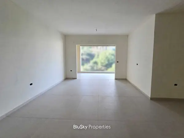 Apartment 108m² Balcony for Sale in Mar Roukoz