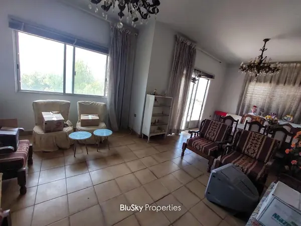 Apartment 130m² Balcony for Sale in Mazraet Yachouh