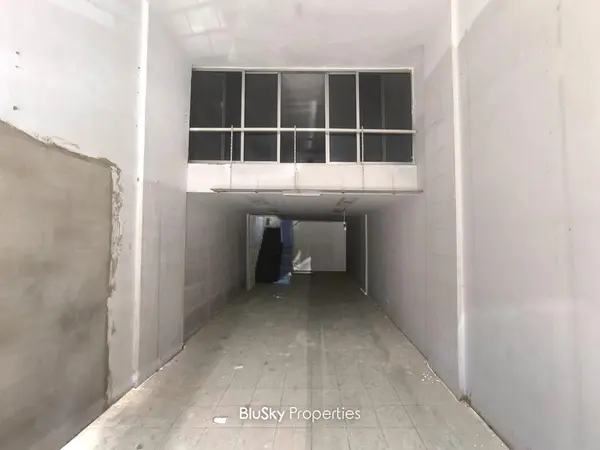 Shop 230m² Triplex for Sale in Mazraet Yachouh