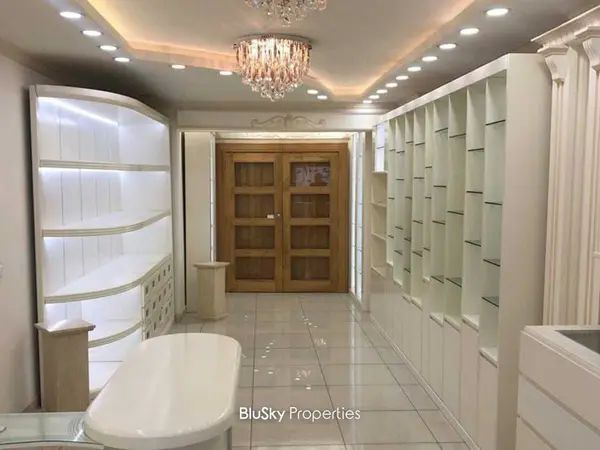Shop 40m² for Rent in Mazraet Yachouh