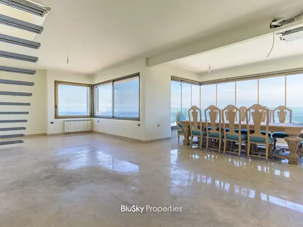 Duplex 300m² Terrace for Sale in Naccache