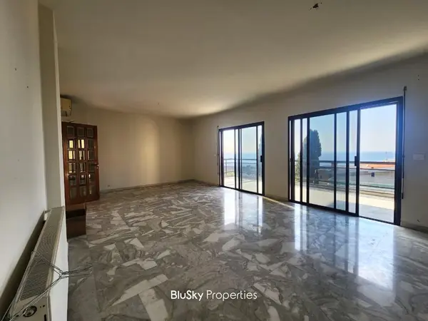 Apartment 330m² Sea View for Sale in Naccache