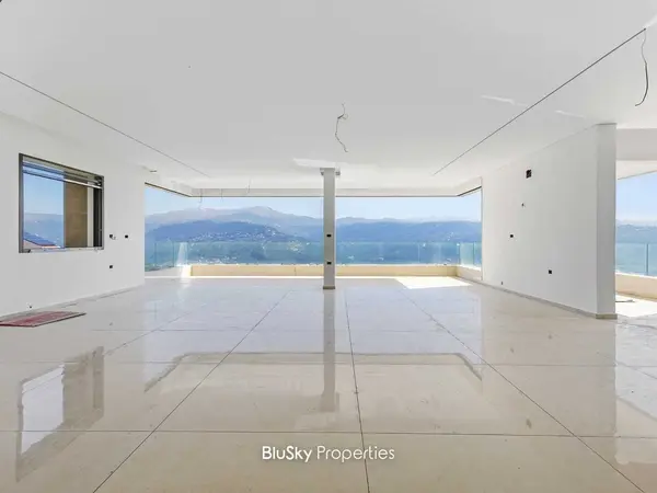 Apartment 275m² Mountain View for Sale in Ouyoun Broumana
