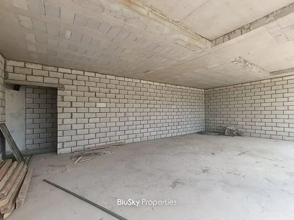 Office 80m² for Rent in Oqaibe