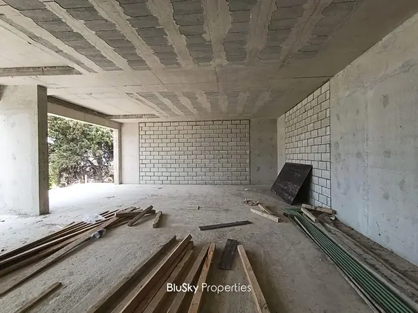 Office 90m² for Rent in Oqaibe