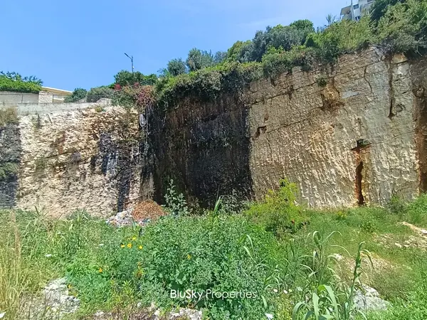Land 9,300m² for Sale in Okaibe
