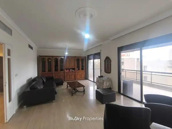 Apartment 300m² for Rent in Rabieh