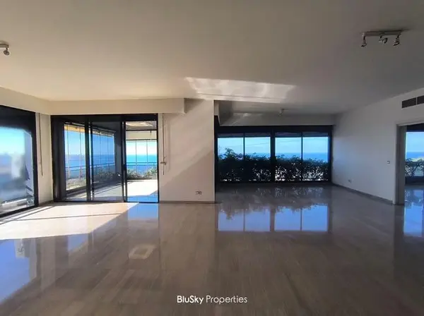 Apartment 530m² Sea View for Sale in Rabieh